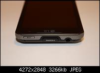 Power-Taste, HDMI-Anschluss und 3,5mm Klinkenstecker