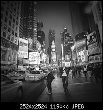 Wallpaper für das iPad Air 2-new-york-street-night-city-dark-bw-vignette-9-wallpaper.jpg