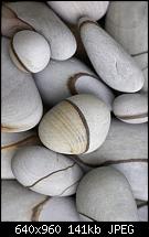 iPhone 4 Wallpaper-stones_01.jpg