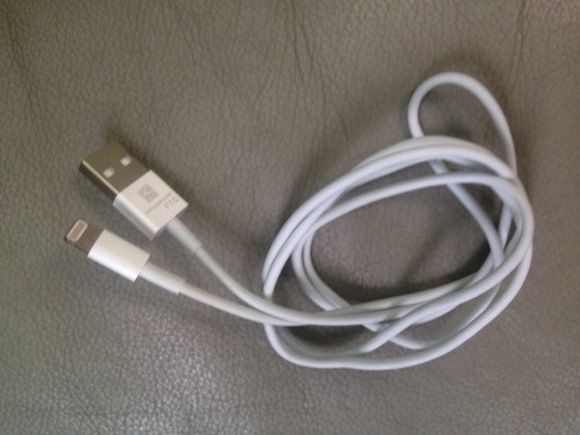Ladekabel / Stecker fürs iPhone 5-apple_usb_mini_dock_cable.jpg