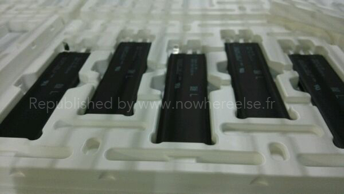 Jetzt auch Fotos des iPhone 6-Akku geleaked?-iphone_6_batteries_tray.jpg