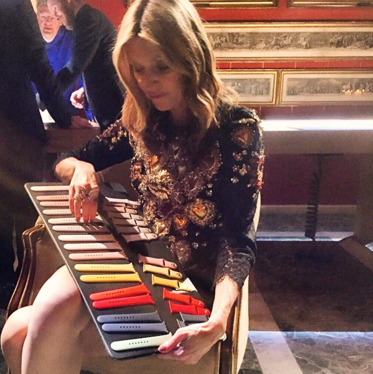 Kommen weitere Armband-Farben für die Apple Watch?-bildschirmfoto-2015-04-18-um-11.43.24.png