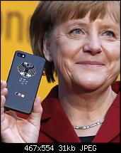Cebit: Bundesregierung steigt auf hochsichere Blackberry Z10 und Samsung S3 um-merkel-z10-2.jpeg