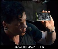 Bilder vom Jolla Phone-766px-marc_dillon_with_jollas_phone_-_cropped.jpg