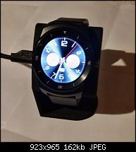 LG G Watch R Desktop Stand-4.jpg