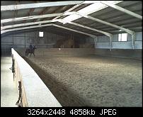 Erfahrungsberichte des LG Optimus Speed-reithalle_schlechte-lichtv.jpg