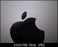 Apple iPad 16 GB W-Lan 2 Monate alt + Zubehör iOS 3.2.2-kratzer.jpg