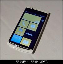 Auch SonyEricsson kündigt Windows Phone 7 Geräte an-sonysexywp721.jpg