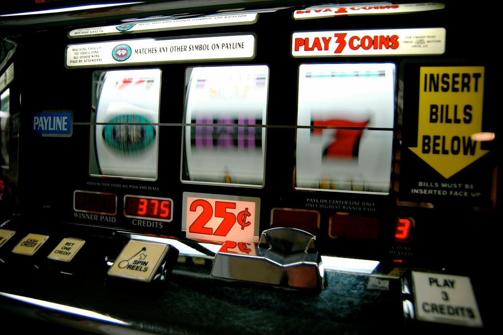 slot machine, cc-by-sa Jeff Kubina