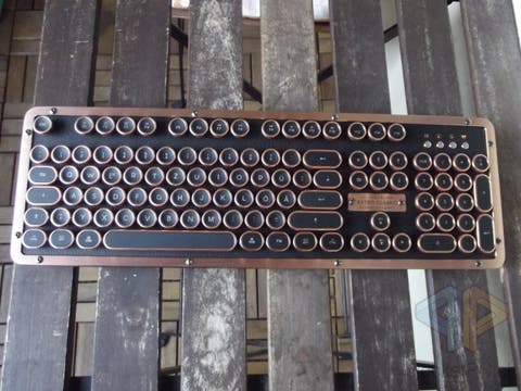Azio RETRO CLASSIC Keyboard