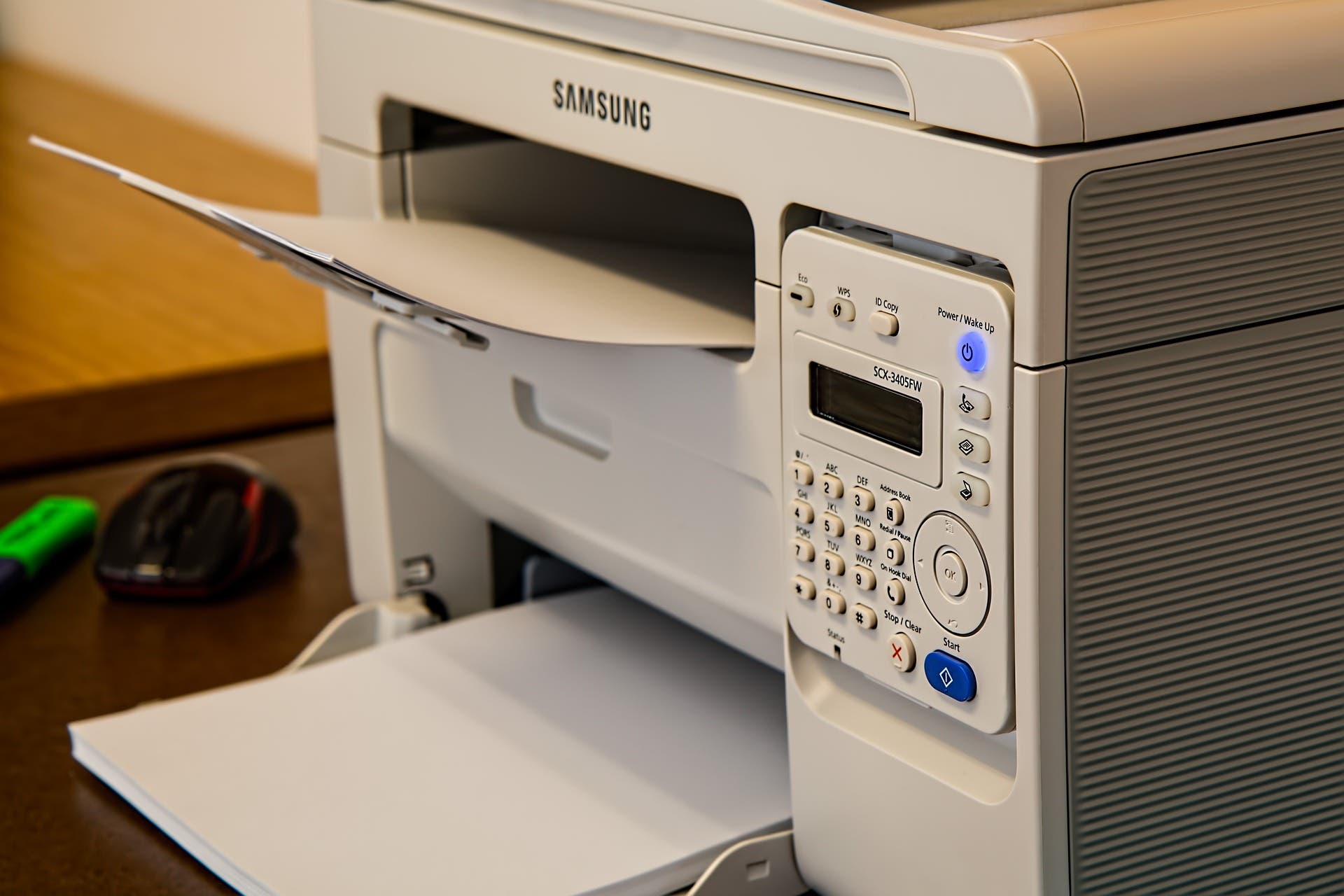 Quelle: Pixabay, stevepb (https://pixabay.com/de/photos/drucker-schreibtisch-b%C3%BCro-fax-790396/