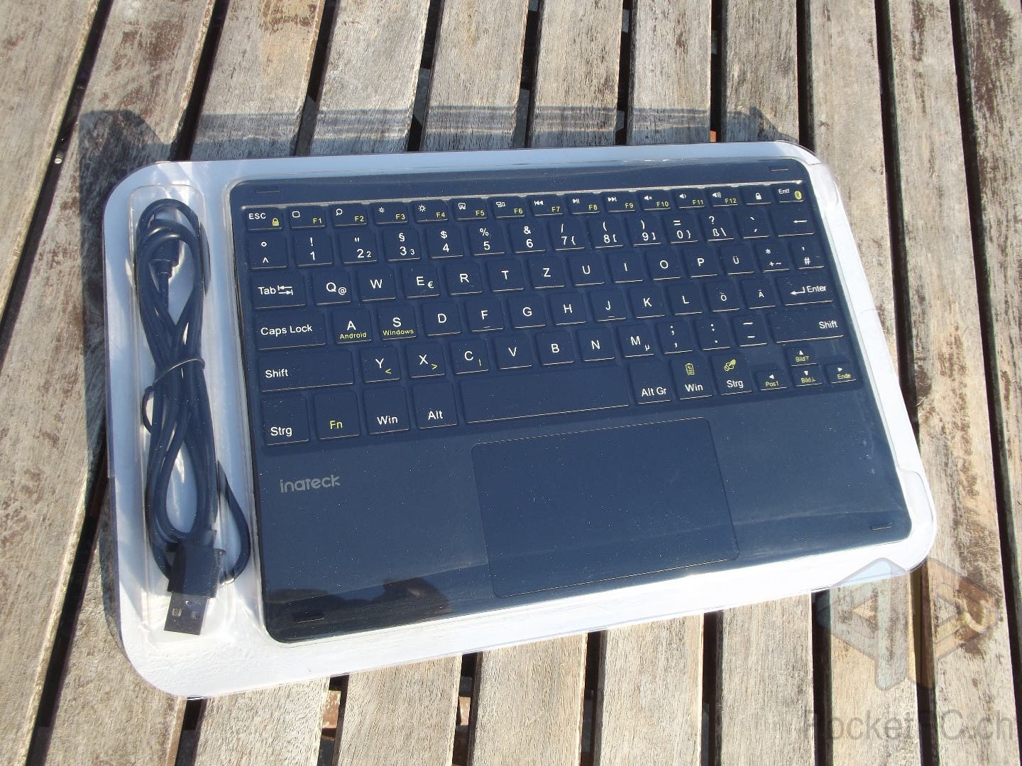 Inateck Tablet Bluetooth Tastatur mit Touchpad