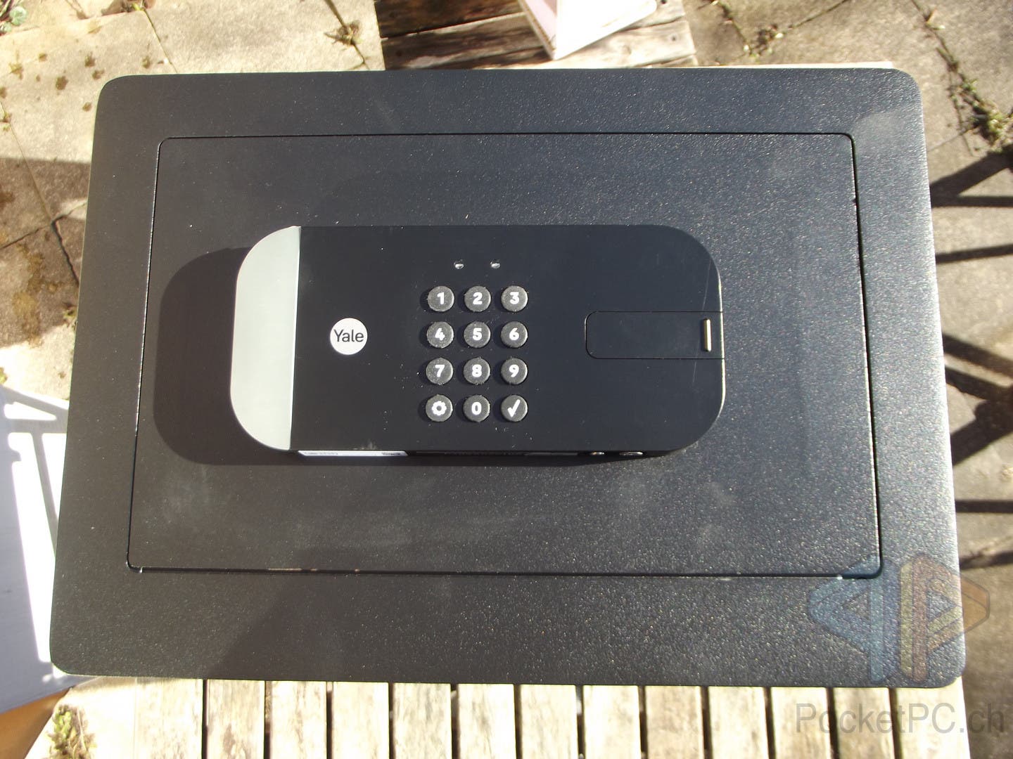 Yale Smart Safe Intelligenter Möbeltresor YSS/250/EB1