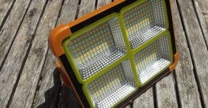 PEARL Luminea High-Power-LED-Solar-Akkustrahler ZX-6388