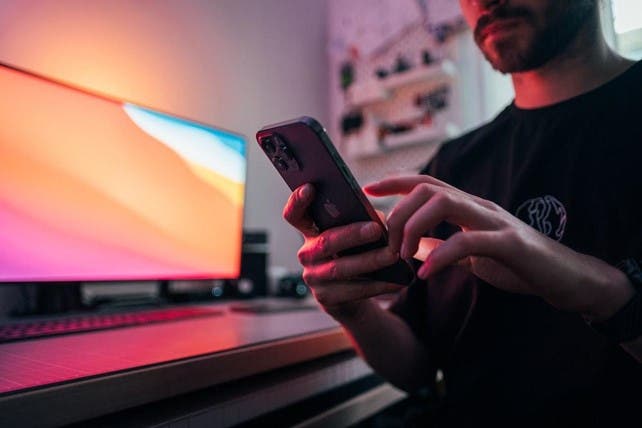 smartphone monitor