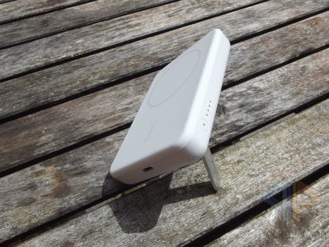 Belkin BoostCharge Magnetische kabellose Powerbank 5K mit Ständer