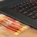 ecommerce laptop geld