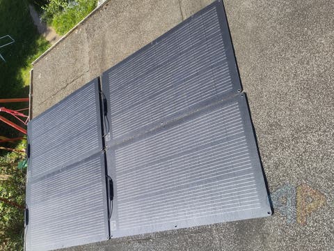EcoFlow PowerStream Balkonkraftwerk 800 W mit 2000 Wh Speicher und flexiblen 100W Solarpanelen