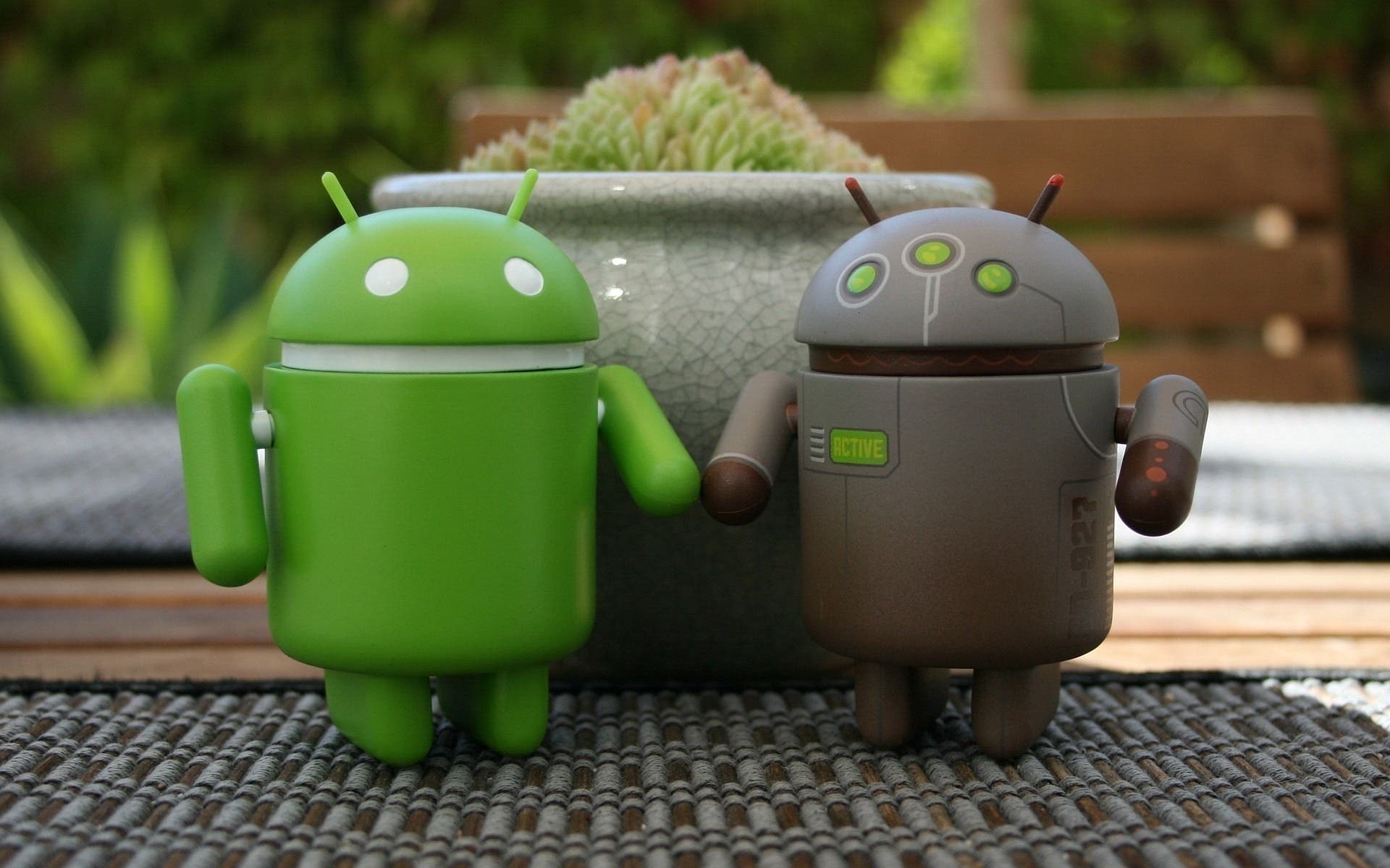android figuren google androids Image by andrekheren from Pixabay