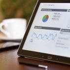 digital marketing tablet coffee kaffee Bild von AS Photograpy auf Pixabay
