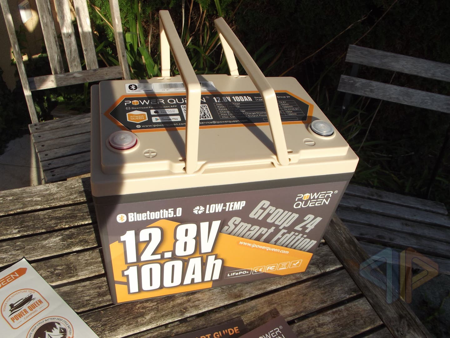 Power Queen 12V 100 Ah BCI Gruppe 24 Smart LiFePO4 Batterie mit Bluetooth