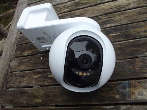 EZVIZ CB8 2k Pan-Tilt-WLAN-Kamera mit Solarpanel