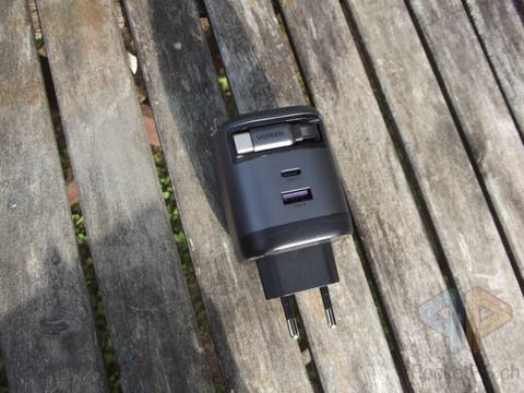 UGREEN Nexode 65 W Charger Retractable