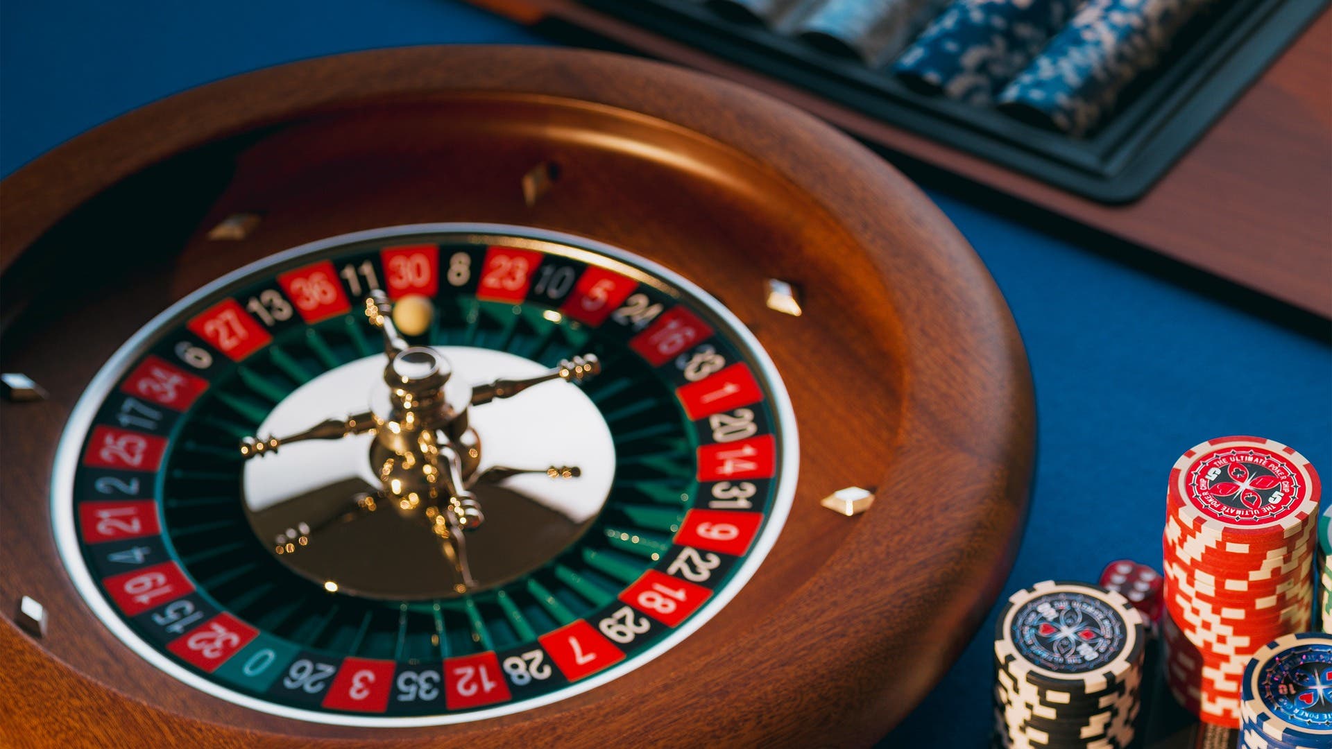 Roulette Casino Bild von Aidan Howe auf Pixabay
