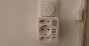 PEARL revolt USB Ladestecker 8in1-Mehrfach-Steckdosen-Adapter
