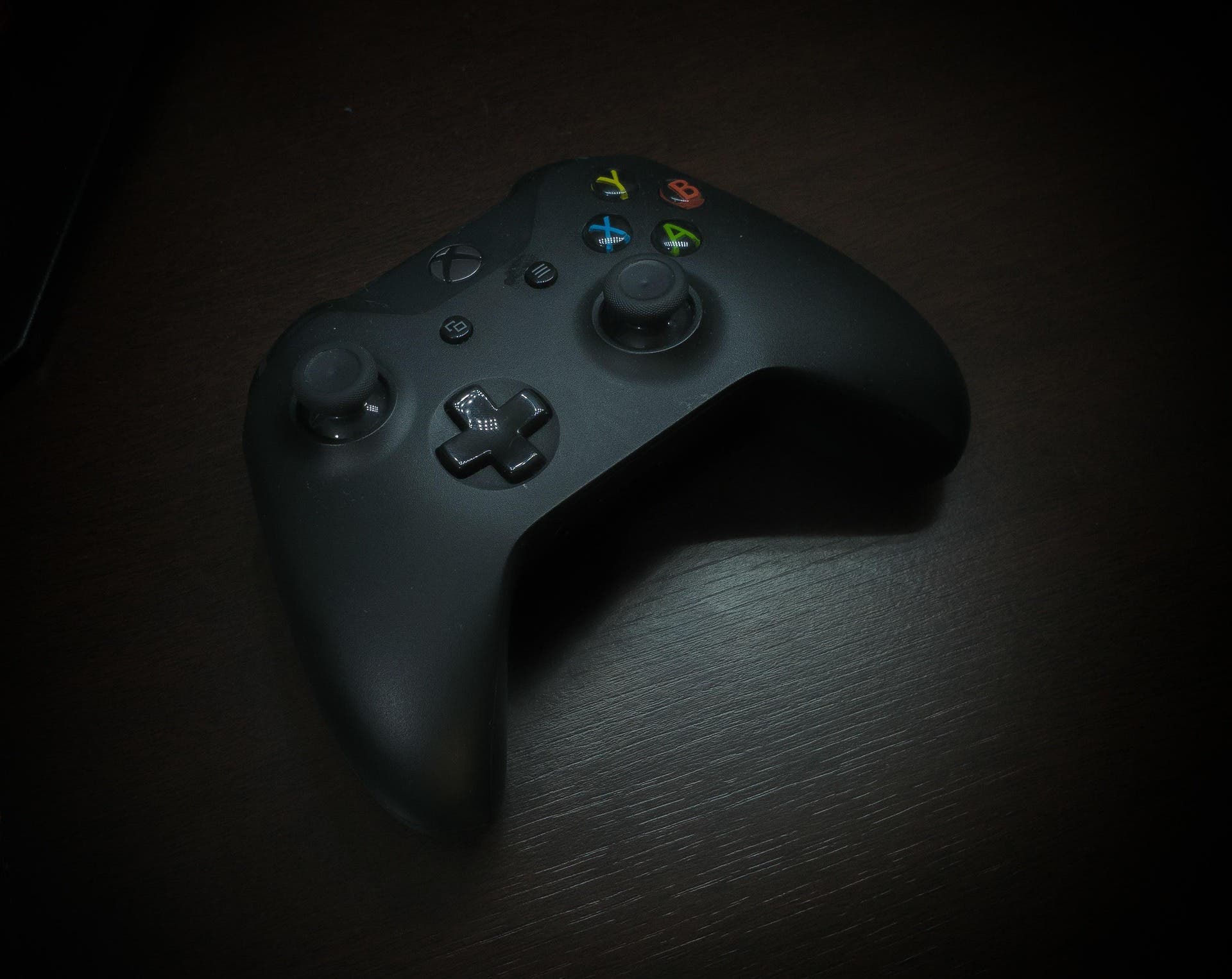 xbox controler gaming Bild von ThiagoCI auf Pixabay