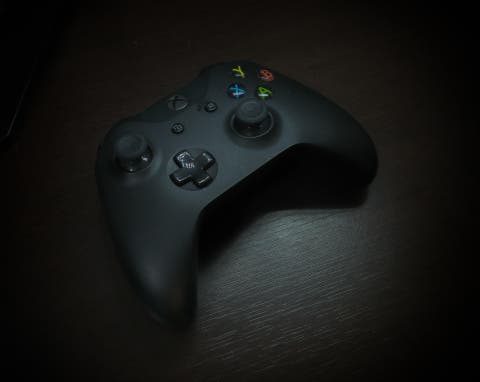 xbox controler gaming Bild von ThiagoCI auf Pixabay