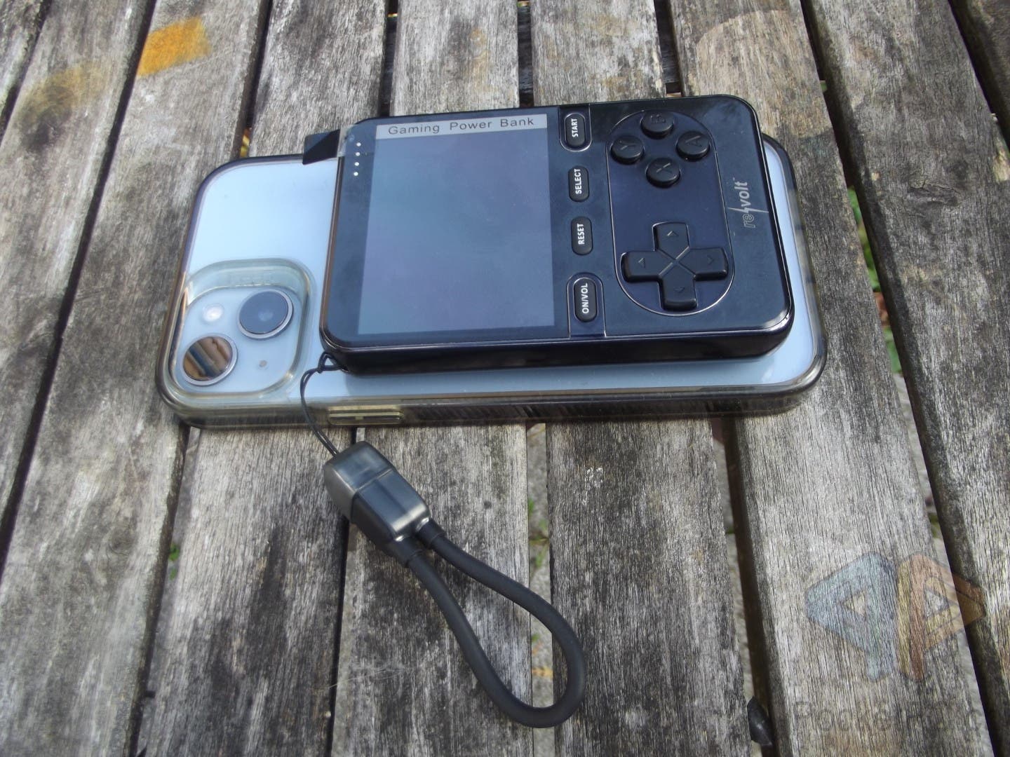 PEARL revolt Gaming-Powerbank PB-810.ips