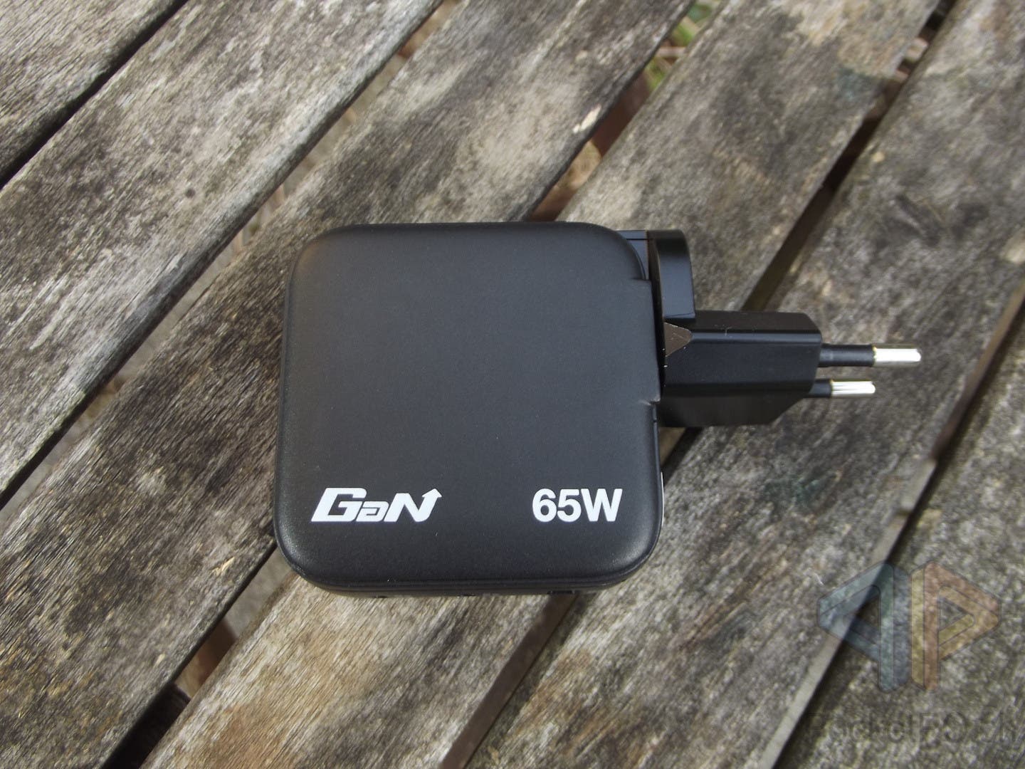 Verbatim Mini GaN Charger 65 W mit Display